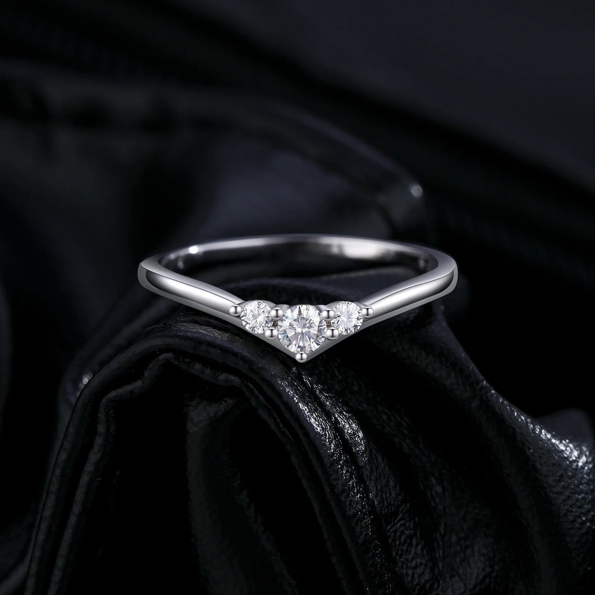 Bague alliance simple en argent 925 et moissanite Modian