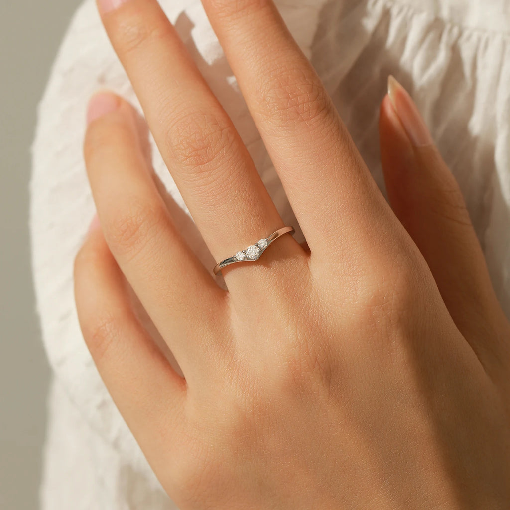 Bague alliance simple en argent 925 et moissanite Modian