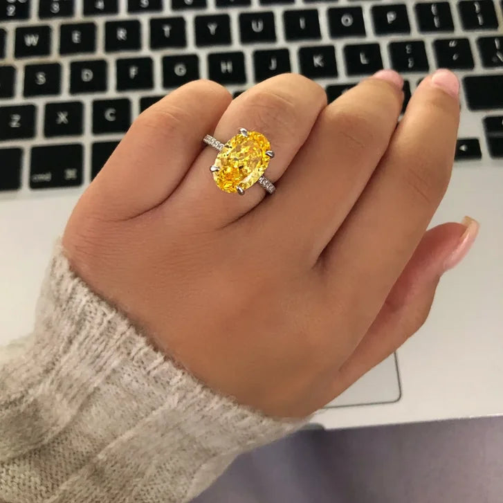 Bague de mariage en argent et moissanite ovale