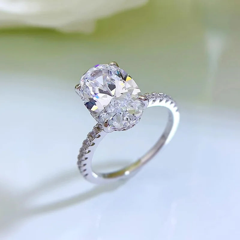 Bague de mariage en argent et moissanite ovale