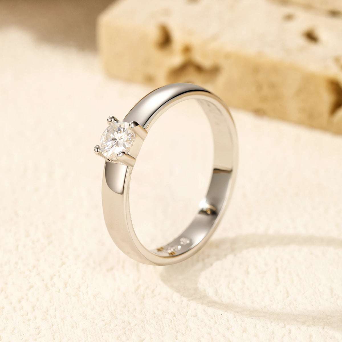 Bague solitaire en argent 925 et moissanite Modian