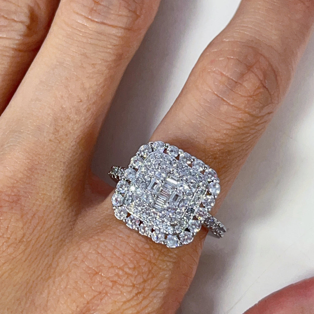 Bague de luxe multi-halo en argent et moissanite Similanka
