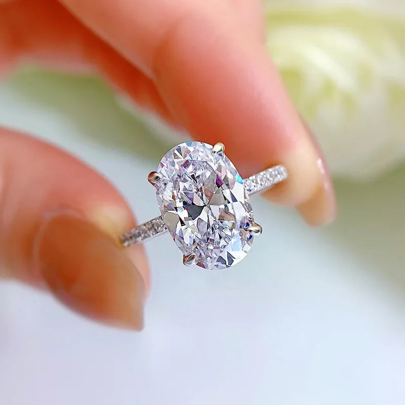 Bague de mariage en argent et moissanite ovale