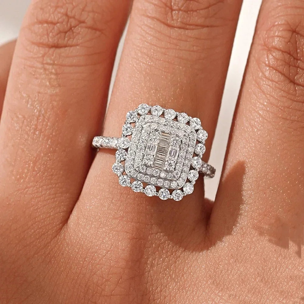 Bague de luxe multi-halo en argent et moissanite Similanka