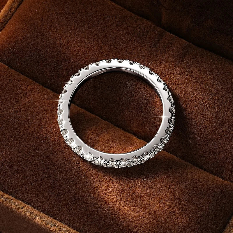 Alliance éternité en moissanite 2 mm Rrjzz