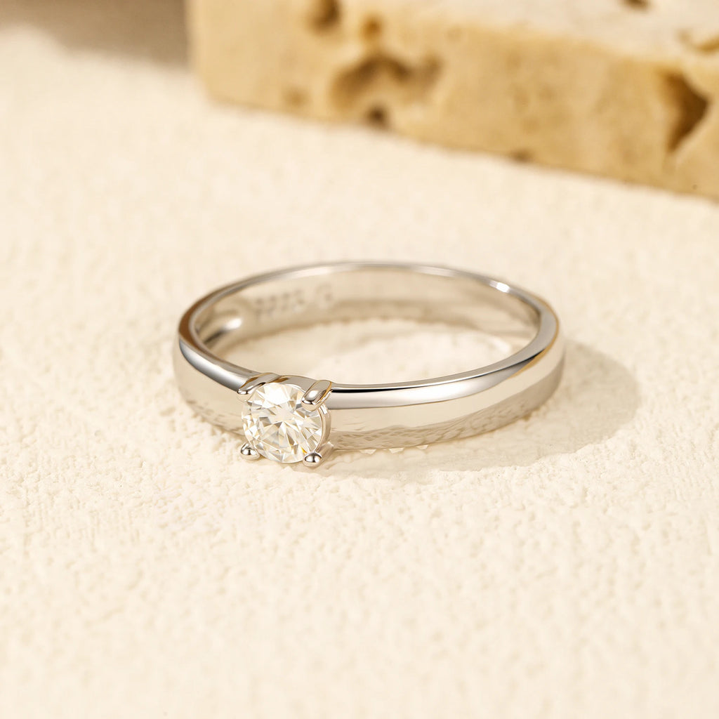 Bague solitaire en argent 925 et moissanite Modian